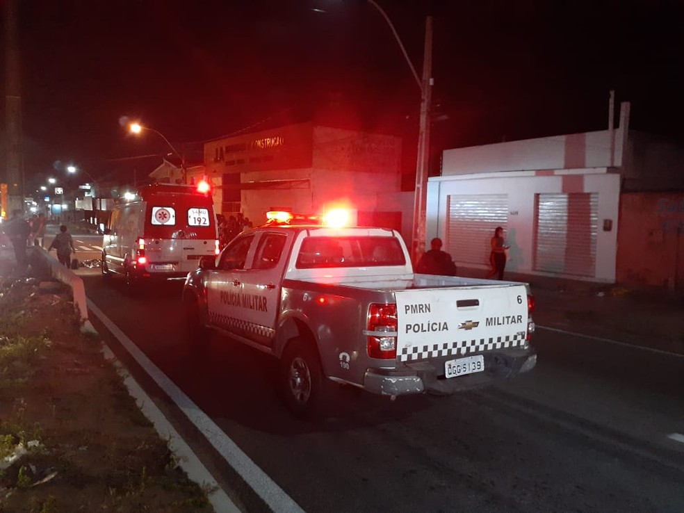 Homem morre atropelado na Zona Norte de Natal; motociclista fica ferido — Foto: Julianne Barreto/Inter TV Cabugi