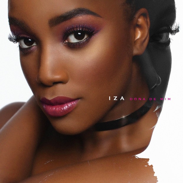 Capa do álbum "Dona de Mim", o primeiro da cantora IZA (Foto: Divulgação)
