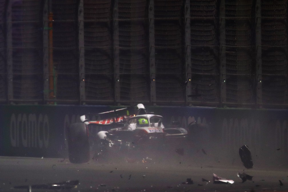 Mick Schumacher bateu forte no Q2 da classificação do GP da Arábia Saudita, em Jeddah, em 2022 — Foto: Joe Portlock/F1 via Getty Images