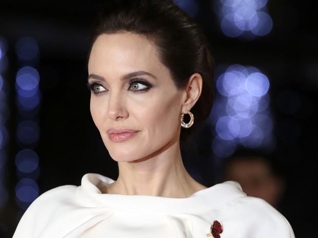 Angelina Jolie divulga 'Invencível' em Londres nesta terça (25) (Foto: REUTERS/Paul Hackett)