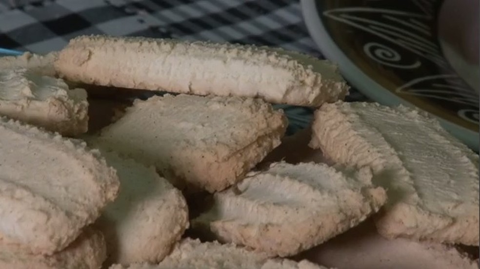 Bolacha de nata com cocô — Foto: Reprodução/RPC