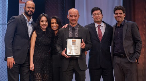 A equipe do China in Box recebe homenagem por ter ganhado 5 estrelas em 15 edições do prêmio
