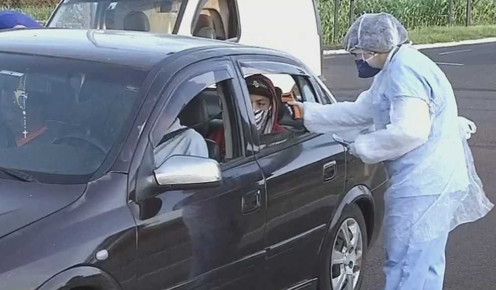 Flor&iacute;nea, cidade sem Covid-19, realiza barreiras sanit&aacute;rias para conter a doen&ccedil;a &mdash; Foto: TV TEM/Reprodu&ccedil;&atilde;o