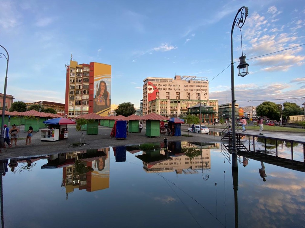 Centro de Manaus durante a cheia histórica. — Foto: Rebeca Beatriz / G1 AM