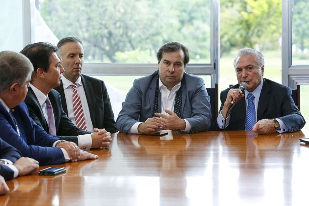 Temer comanda reunião com aliados no Palácio da Alvorada para contar votos favoráveis à reforma da Previdência (Foto: Alan Santos, PR)