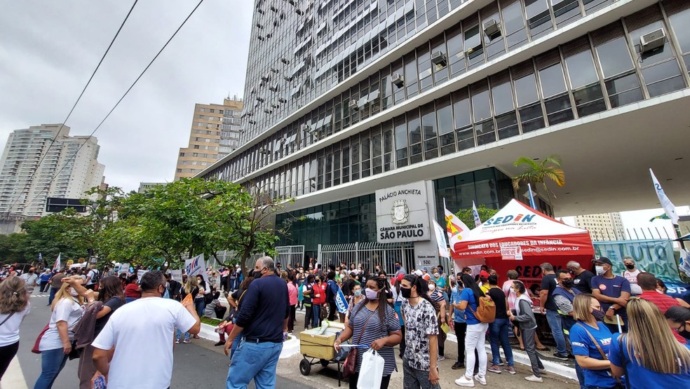 Servidores protestam contra Reforma da Previdência do prefeito Ricardo Nunes — Foto: Rodrigo Rodrigues/g1