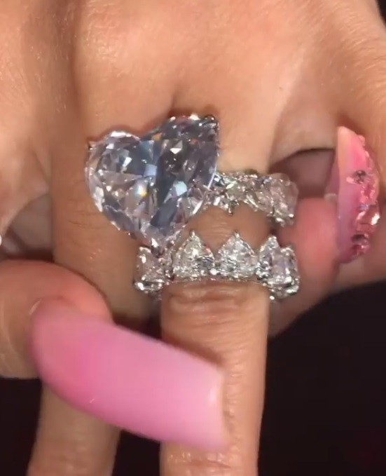 Cardi B mostra anel de diamante (Foto: reprodução/ instagram)