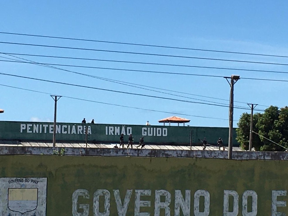 Motim na Penitenciária Irmão Guido, em Teresina — Foto: Murilo Lucena/TV Clube