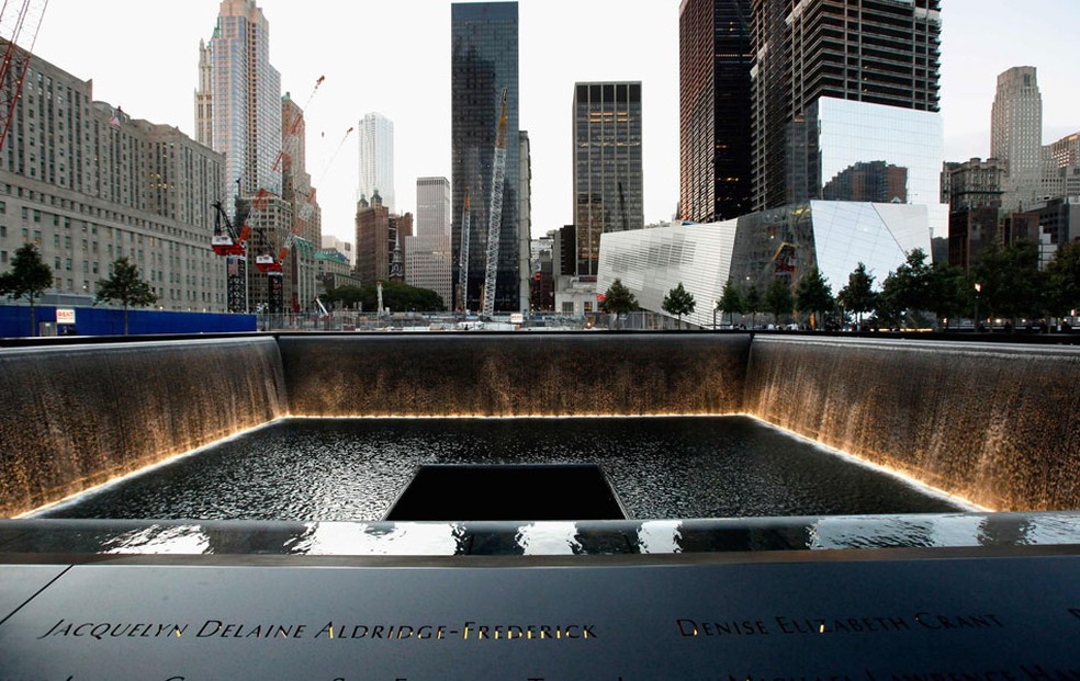 Visão geral do memorial às vítimas do 11 de Setembro no Marco Zero, em Nova York — Foto: Chip Somodevilla/Reuters