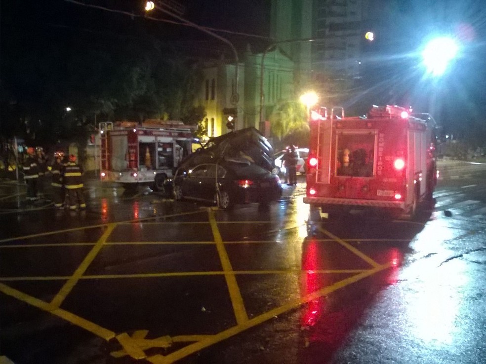 Acidente foi em cruzamento, no Centro de Presidente Prudente (Foto: Joalison Neves Ferreira/Cedida)