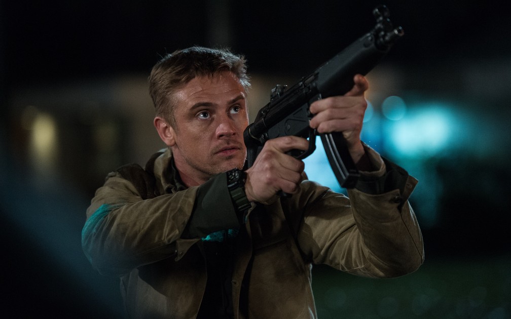 Boyd Holbrook em uma cena de 'O Predador' — Foto: Divulgação