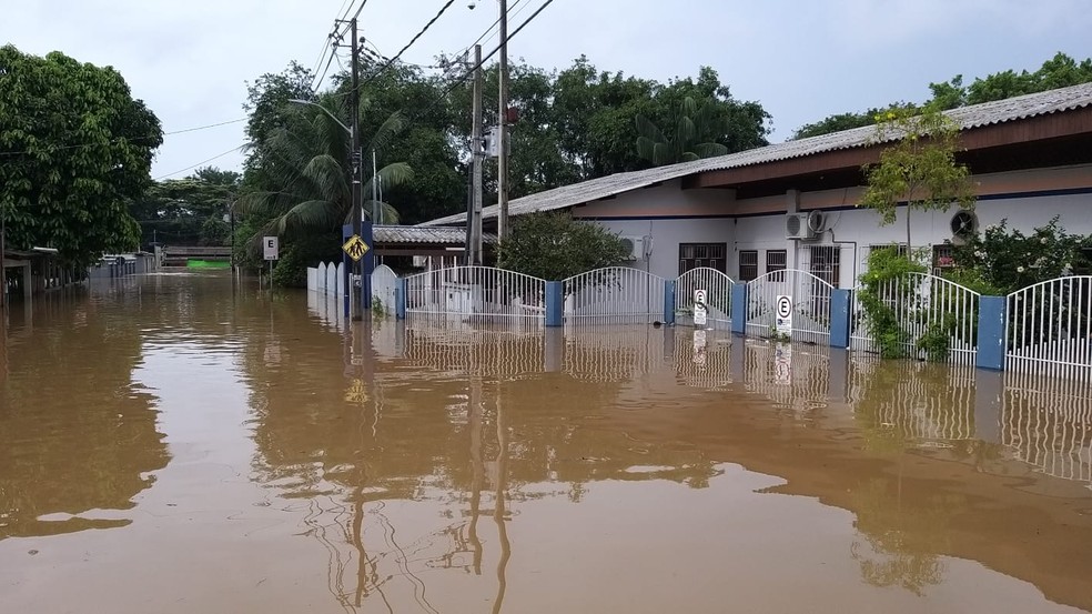 Aulas da rede pública estadual foram suspensas em 24 de março em Rio Branco — Foto: Eldérico Silva/Rede Amazônica