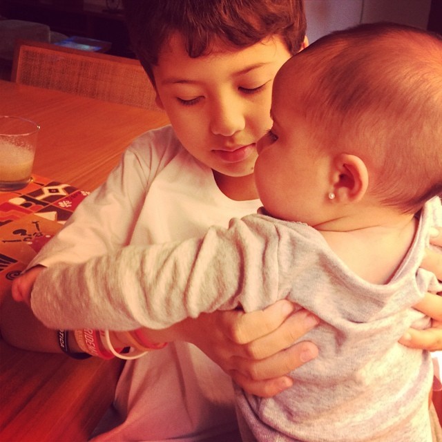 Miguel e Bruna, filhos de Nívea Stelmann (Foto: Reprodução/Instagram)