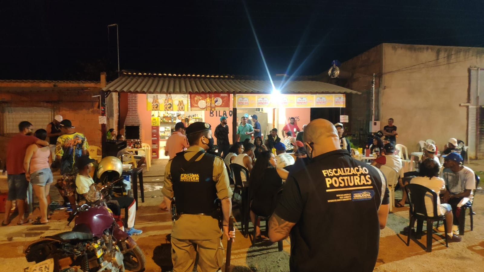 Mais 3 bares são interditados por desrespeito às normas de biossegurança em Uberlândia