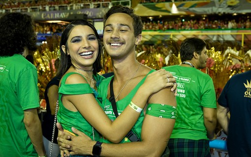 Rayssa Bartillieri e André Frambach em clima de festa no Camarote Quem O Globo