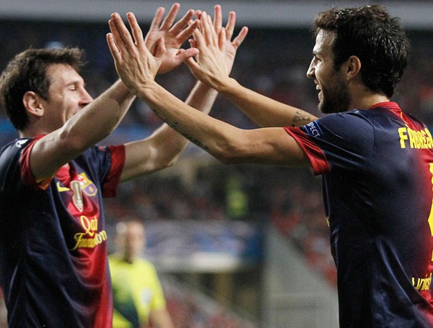 Fabregas e Messi, Barcelona x Benfica (Foto: Agência Reuters)
