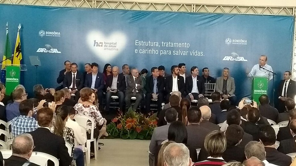 Temer e autoridades se reúnem para inauguração do Hospital do Câncer (Foto: Jonatas Boni/G1)