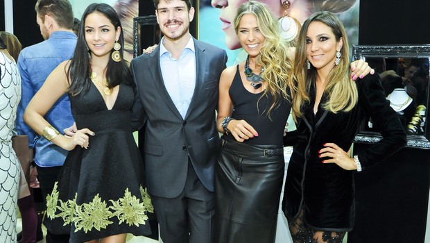 Lu Tranchesi, Runa Ratz, Adriane Galisteu e Lalá Noleto na festa de inauguração da Kawthar (Foto: Divulgação)