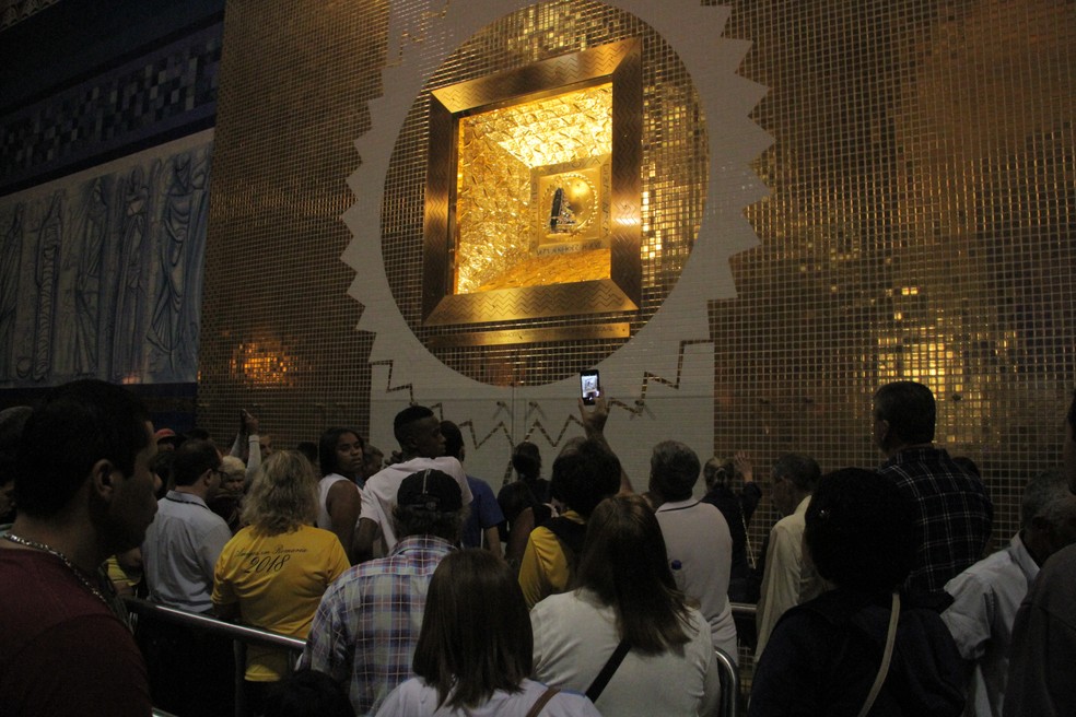 Nicho guarda a imagem da Nossa Senhora Aparecida encontrada no rio Para&Atilde;&shy;ba em 1717 &acirc;?? Foto: Carlos Santos/G1