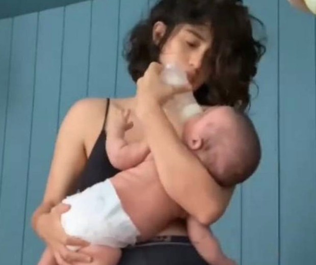 Nanda Costa desabafou sobre os desafios da rotina com duas bebês de quatro meses (Foto: Reprodução/Instagram)