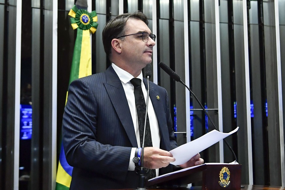 O senador Flávio Bolsonaro discursa no Senado