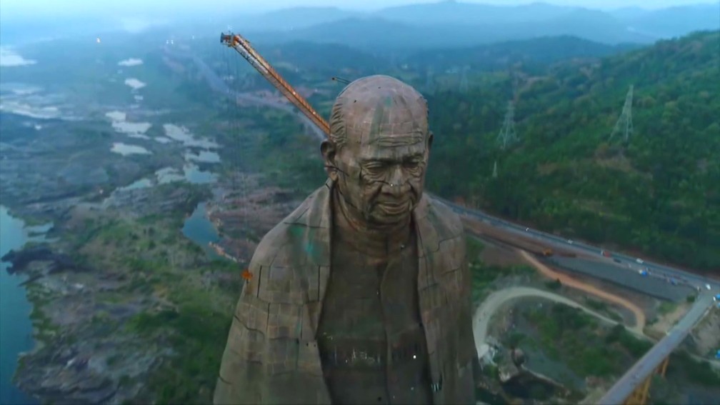 Estátua de Sardar Vallabhbhai Patel é a mais alta do mundo e custou R$ 1,5 bilhão à Índia — Foto: Reprodução/BBC