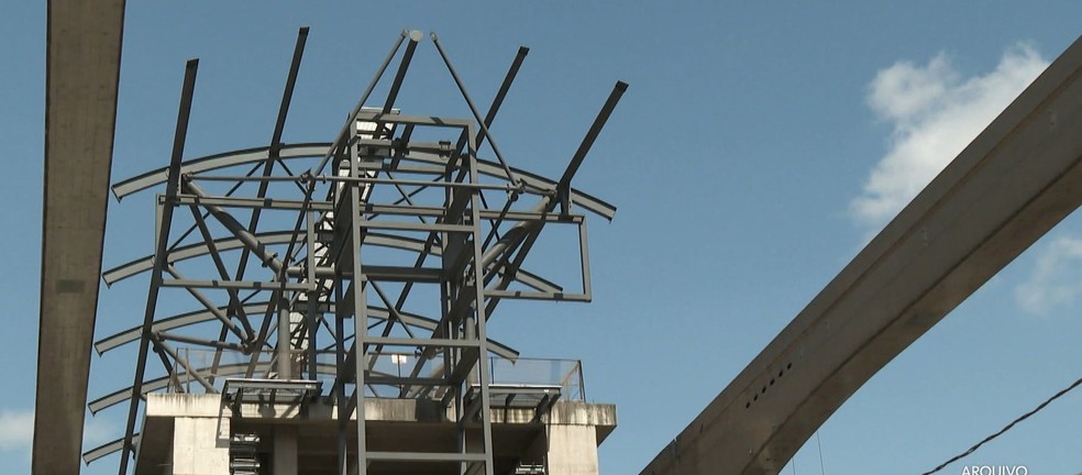 Monotrilho inacabado em São Paulo — Foto: Reprodução/TV Globo