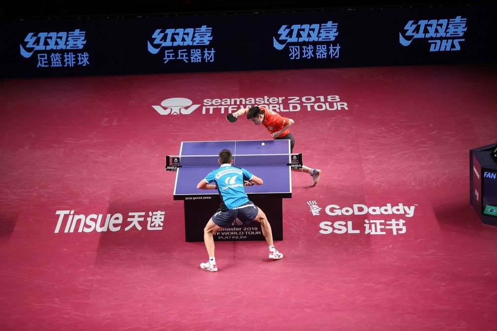 Hugo Calderano em ação contra Faz Zhendong (Foto: Divulgação)
