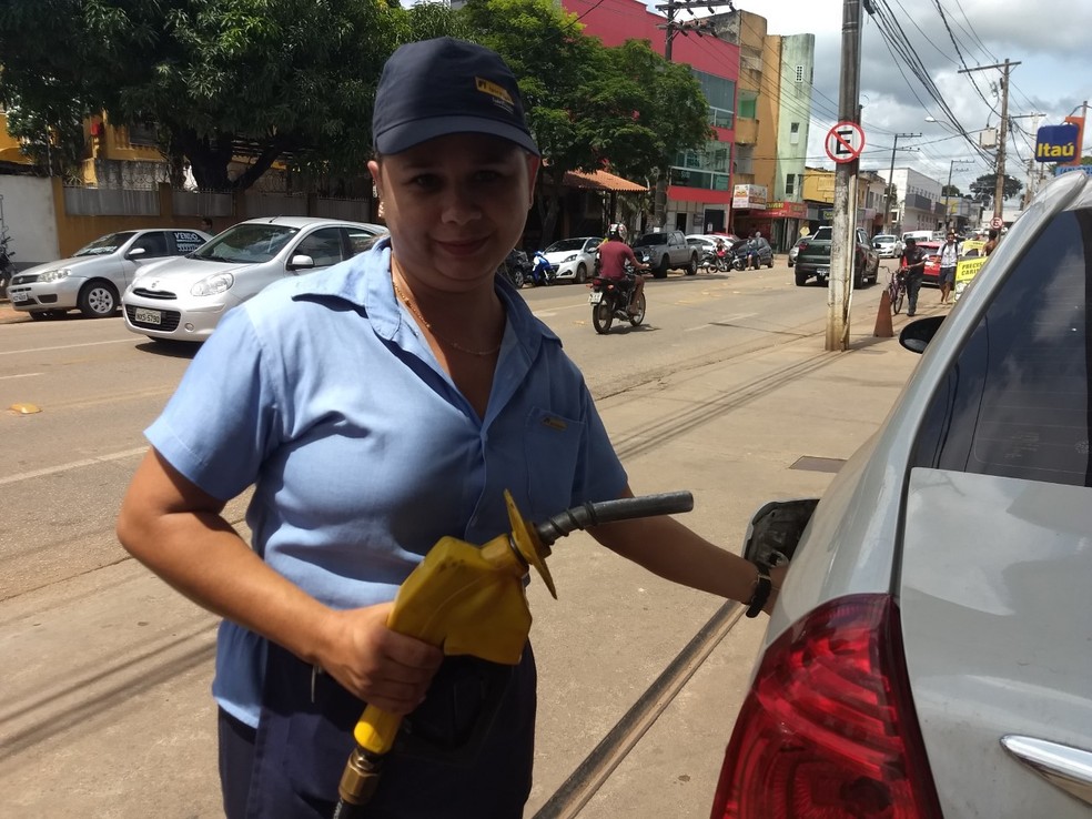 Romenia Pinto diz que não conversa e dar espaço para que clientes façam elogios (Foto: Aline Nascimento/G1)
