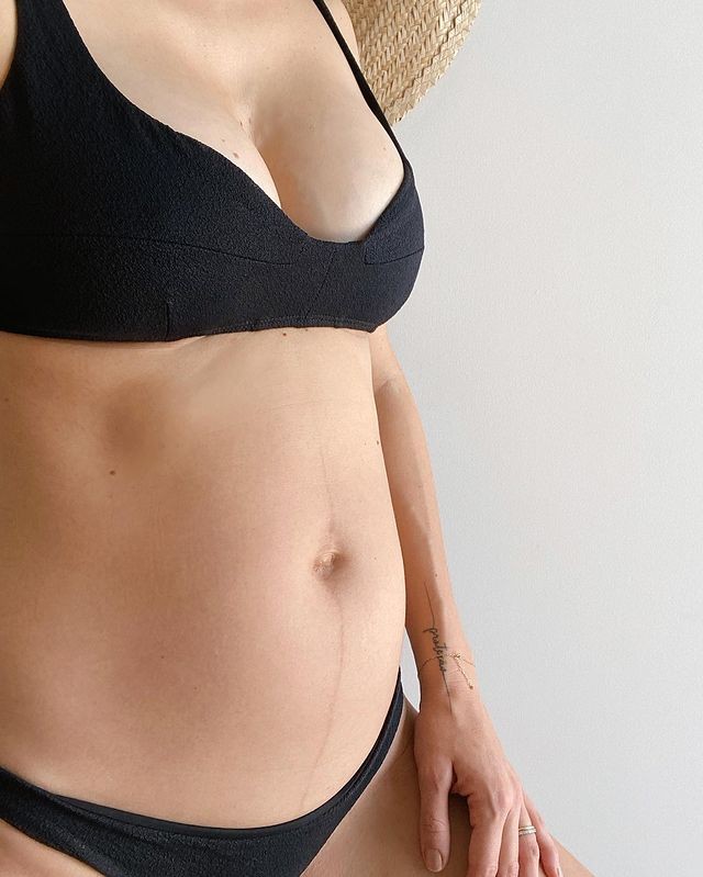 Mônica Benini mostra corpo após gravidez (Foto: Reprodução / Instagram)