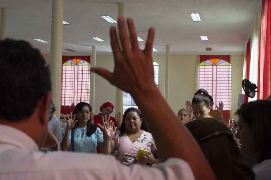 Salto evangélico: Assembleia de Deus, maior rede de igrejas do país, tem laços políticos de Eduardo Cunha e Feliciano a Marina Silva