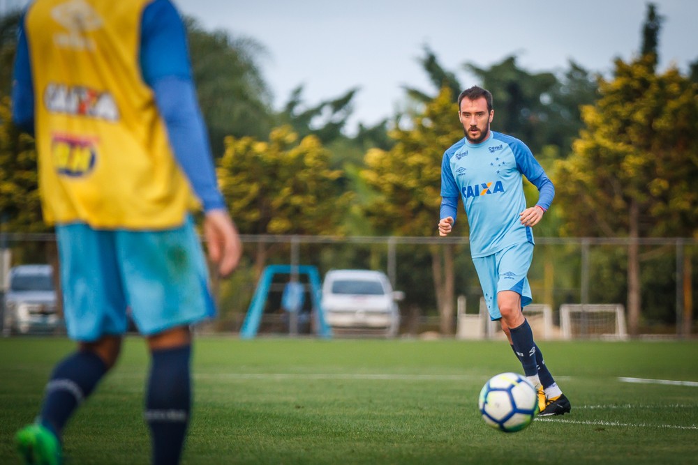 Cruzeiro propõe parcelamento de dívida, e Flamengo avalia para retirar ação na CBF