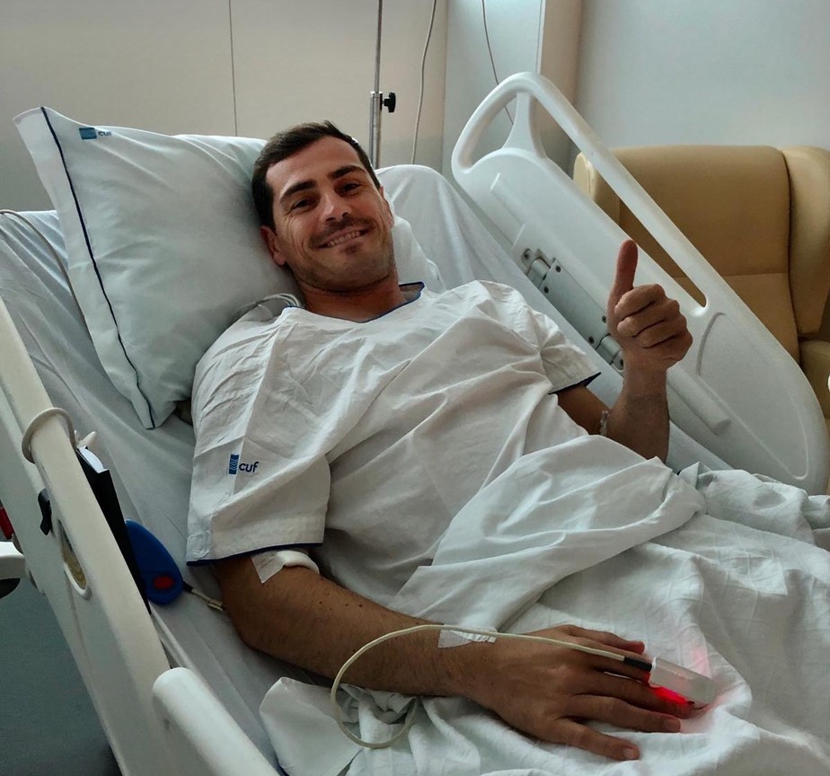 ApÃ³s infarto, Casillas publica foto no hospital e agradece apoio: â€œTudo controladoâ€
