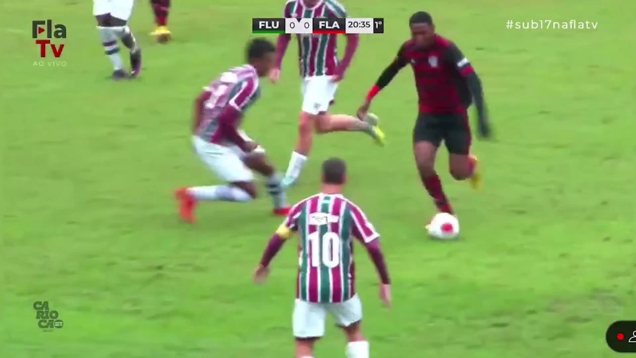 Lorran faz golaço na vitória do Flamengo sobre o Fluminense no Carioca sub-17