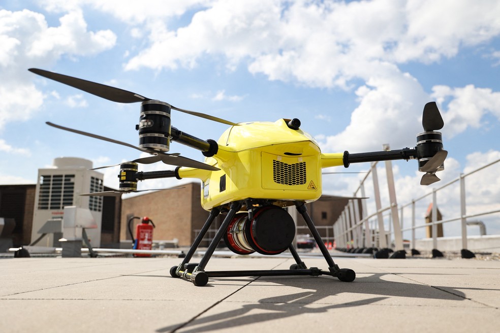 Drone fez voos de teste para transportar tecido humano de um hospital para outro - Antuérpia, Bélgica, 23 de agosto  — Foto: Kenzo TRIBOUILLARD / AFP