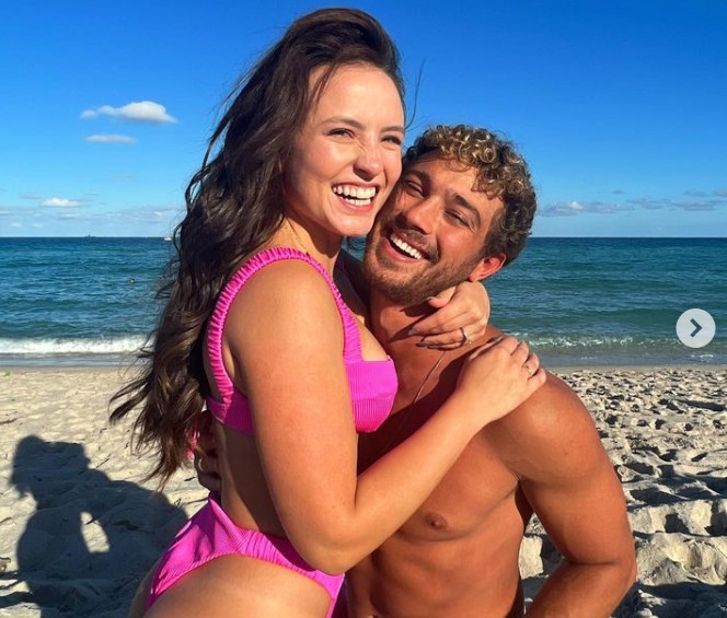 Juntos há seis meses, Larissa Manoela e André Luiz Frambach estão noivos — Foto: Instagram