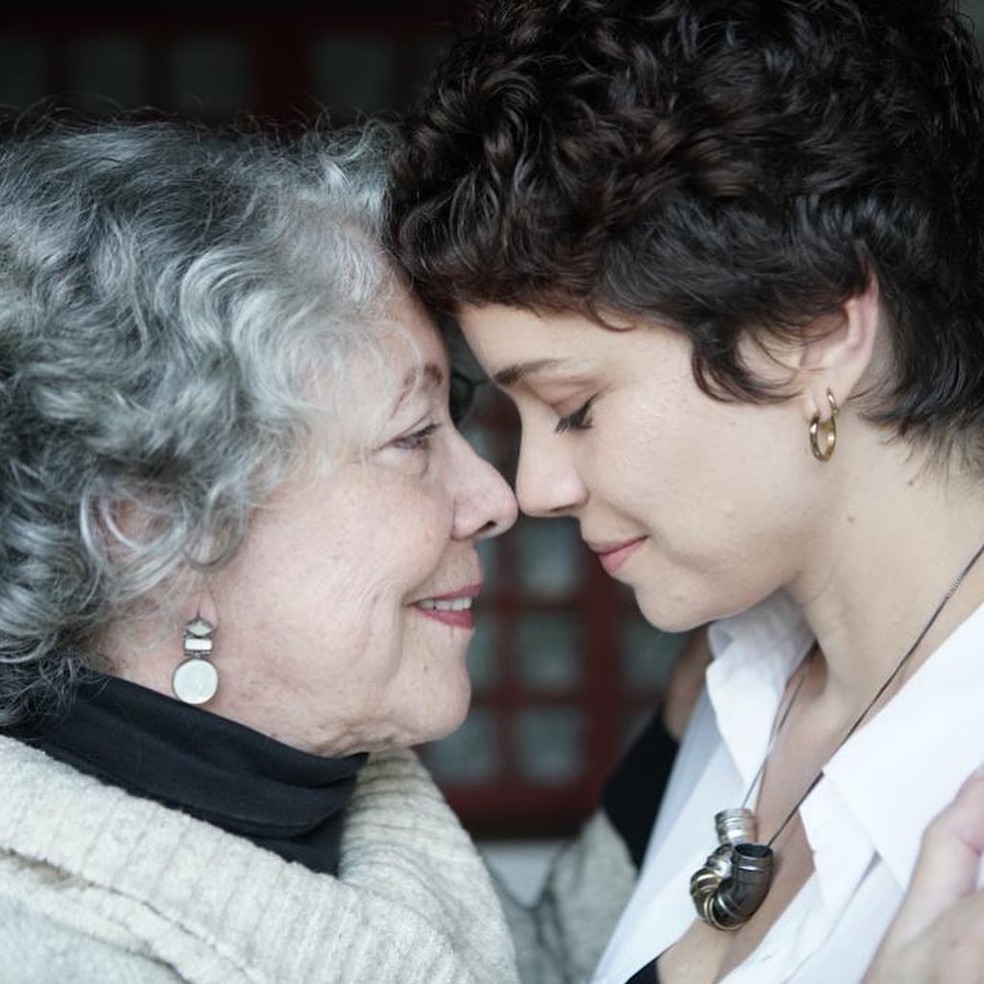 leandra leal homenageia a mae angela pelos 74 anos a mulher mais incrivel desse mundo famosos gshow