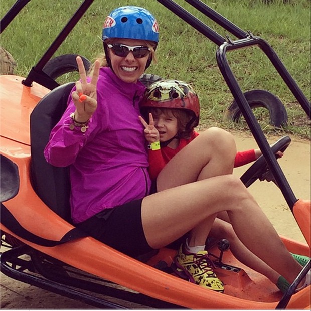 Adriane Galisteu se diverte com o filho (Foto: Reprodução / Instagram)