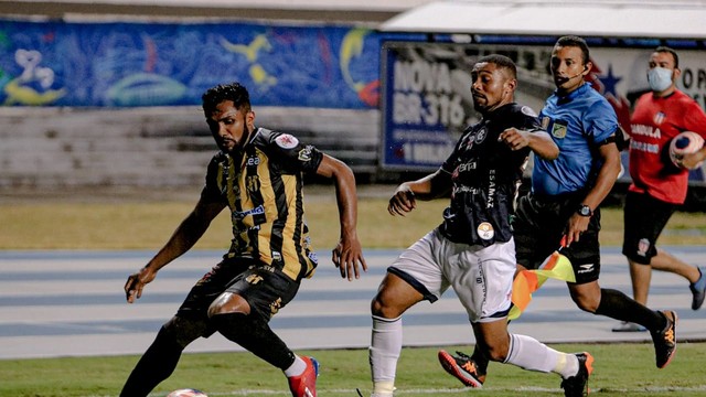Djalma teve boa participação ofensiva e defensiva no jogo