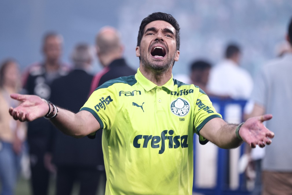 Abel Ferreira coleciona títulos em velocidade impressionante no Palmeiras