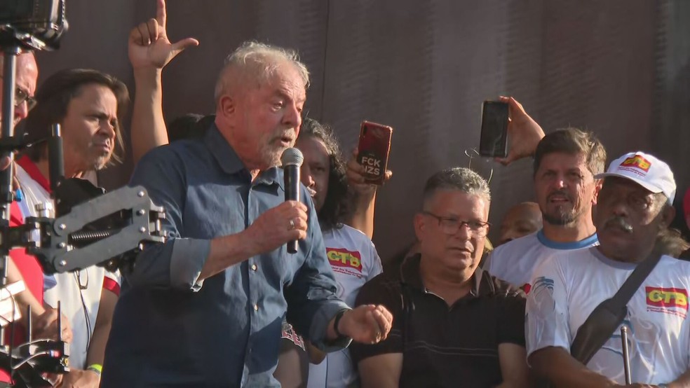 O ex-presidente Lula discursa em São Paulo — Foto: Reprodução/TV Globo
