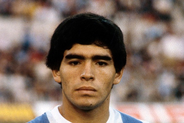 Maradona, aos 19 anos, foi campeão do Mundial Sub-20 com a Argentina (Foto: getty images)
