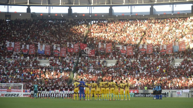 Homenagem a garotos do Ninho em Flamengo x Madureira