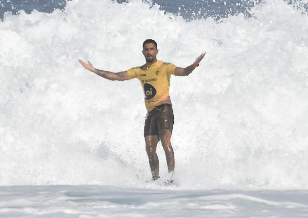 Filipe Toledo é tetracampeão do Rio Pro  — Foto: André Durão