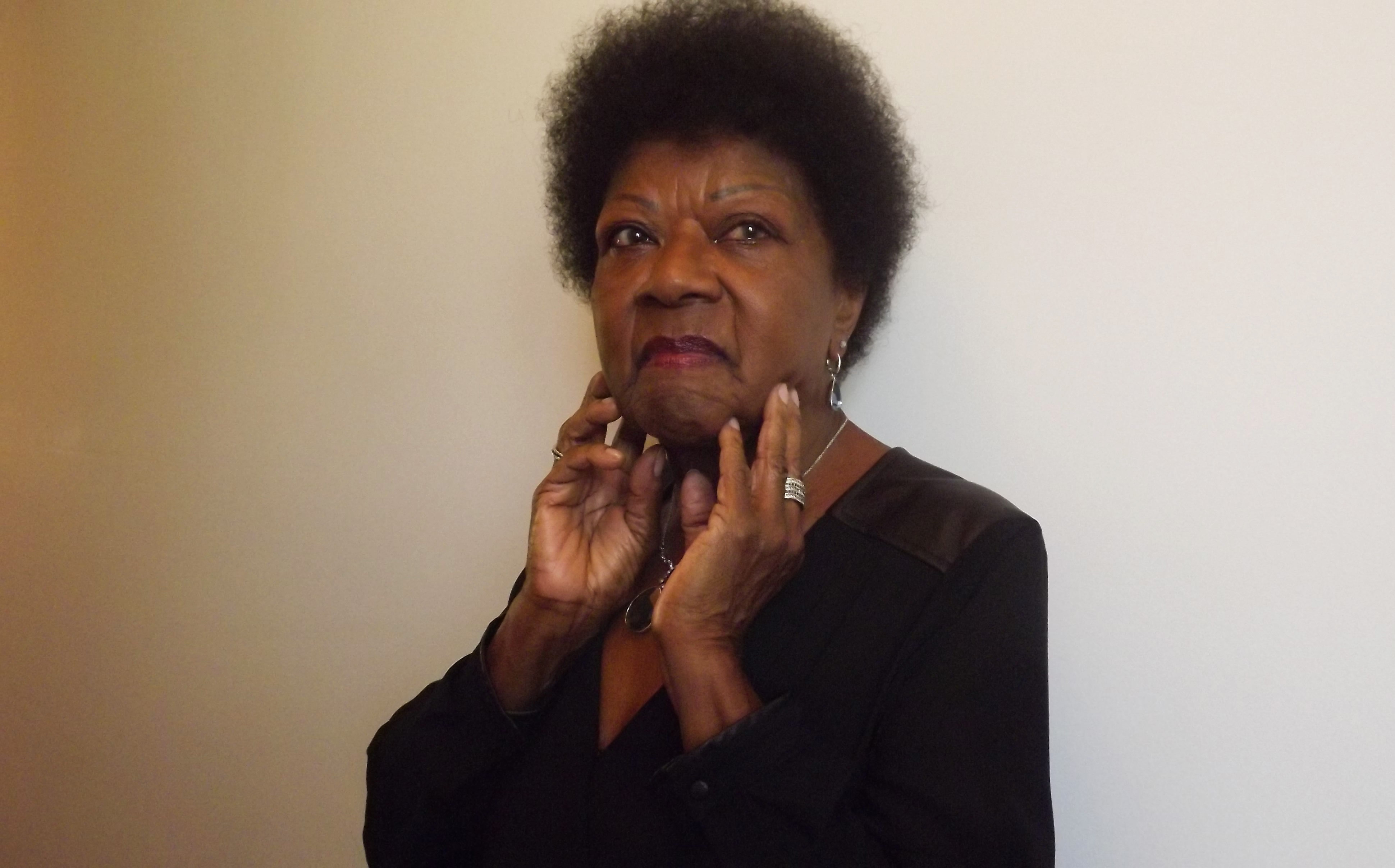 Canto vivo de Alaíde Costa pulsa na intensidade de álbum com arranjos e piano de Gilson Peranzzetta