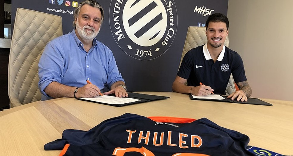 Thuler assina contrato com o Montpellier — Foto: Reprodução