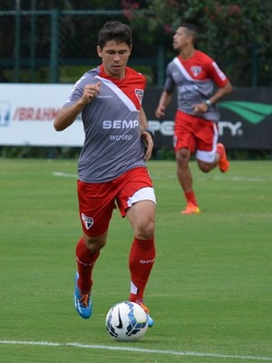 Osvaldo vê São Paulo preparado para brigar por títulos na temporada