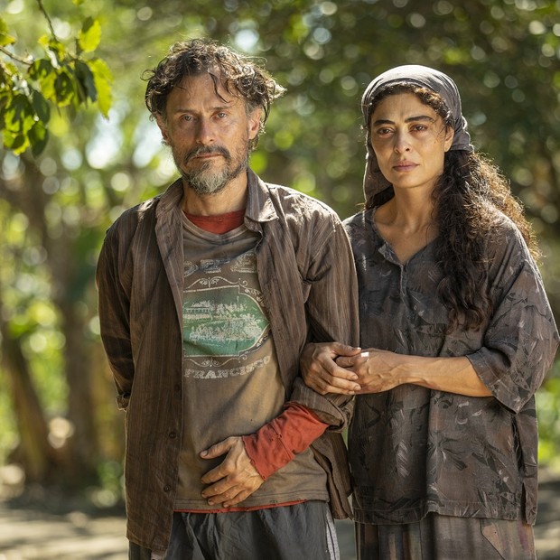 Juliana Paes e Enrique Diaz caracterizados como Maria Marruá e Gil em Pantanal (Foto: João Miguel Junior/Globo)