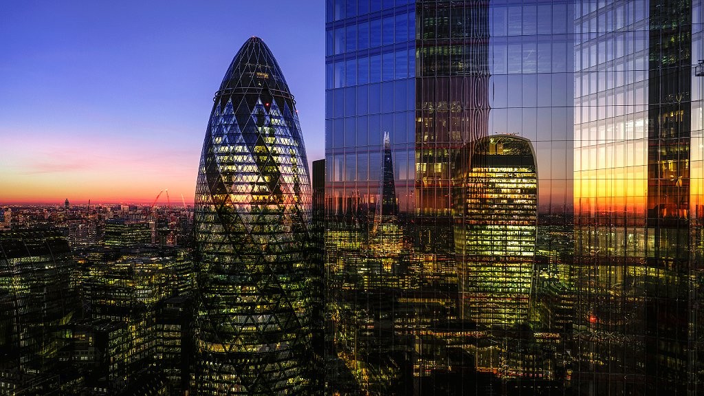 Os banqueiros da City de Londres buscaram formas de aumentar seus negócios no pós-guerra — até que encontraram (Foto: Getty Images via BBC News Brasil)