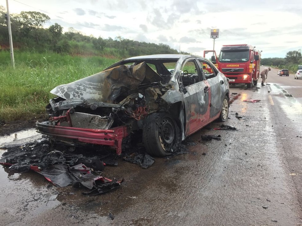 Motorista ficou ferido no acidente (Foto: Wilton Dias/TV Anhanguera)